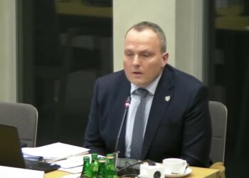 Prof. Pogonowski „siłą stawiony” na nielegalnej komisji śledczej ws. Pegasusa. Obce służby i Pablo Morales zadowoleni