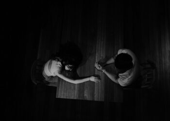 80 proc. Polaków widzi w swoim życiu zmiany na gorsze lub wcale. Fatalny bilans roku rządu!