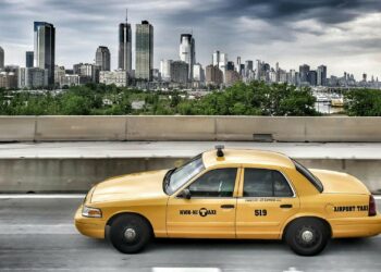 Robotaxi. Taksówki bez kierowcy to przyszłość miast