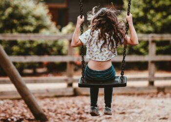 Demokracja walcząca vs. Elon Musk. W tle sprawa muzułmańskich gangów krzywdzących dzieci