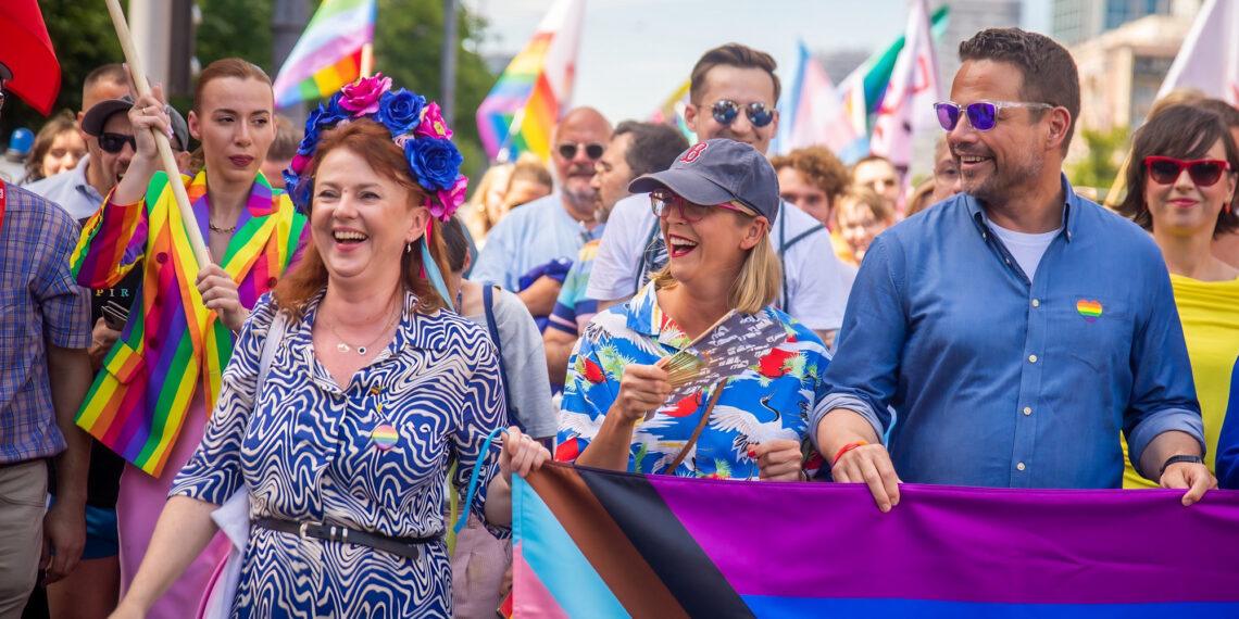 Trzaskowski hojniejszy dla LGBT niż dla policji? Zero zaskoczenia - img 8467 1