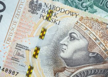 Zyski banków rosną o 44 proc. W tle pogarszające się wskaźniki gospodarcze i ubożenie Polaków