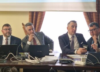 Trwa rżnięcie mieszkańców na kasę. Platforma podnosi opłaty za śmieci. Aż o 25 procent!