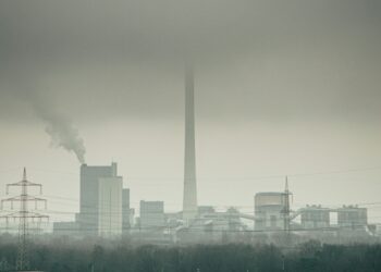 Chiny intensyfikują budowę elektrowni węglowych mimo obietnic redukcji emisji