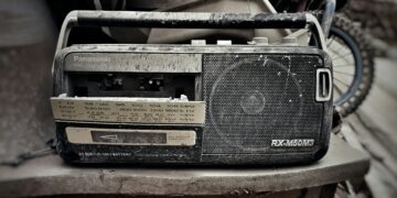 Radio Zachód w likwidacji, co słychać w poziomie "debaty" politycznej. Dominuje narracja antykonserwatywna, antynacjonalistyczna i antytrumpowska. 