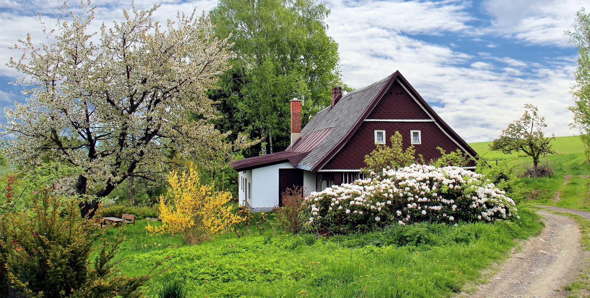 UE zakaże budowy domów jednorodzinnych? Totalitarne szaleństwo się rozkręca - dom jednorodzinny 01
