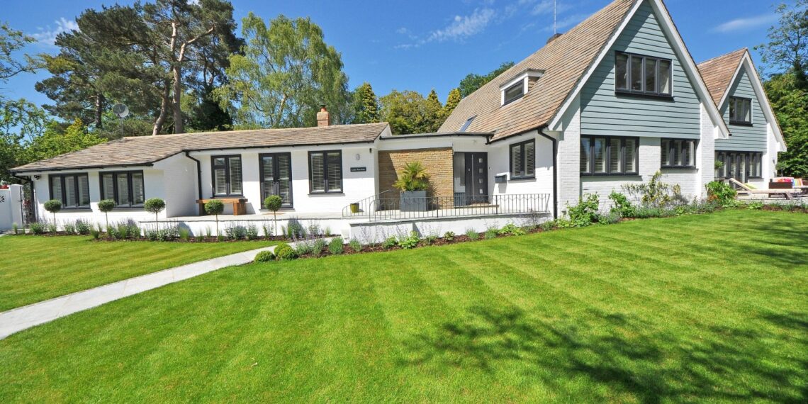 UE zakaże budowy domów jednorodzinnych? Totalitarne szaleństwo się rozkręca