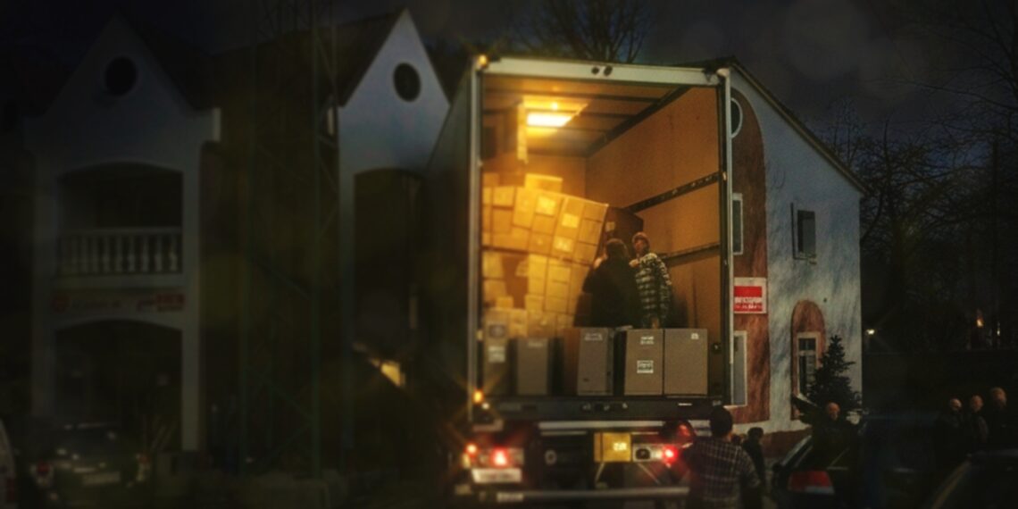 Stało się! Lubuskie żegna Radio Zachód. Zamiast mikrofonów – ciężarówki i cisza  [PRIMA APRILIS]