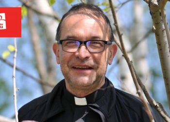 „Zniszczyć klechę!” - ks. Jacek Stryczek i historia dziennikarskiego polowania Onetu na „Szlachetną Paczkę”