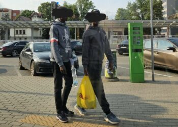 Niemcy przerzucili do Polski kolejnych sześciu Somalijczyków. Są w Zielonej Górze