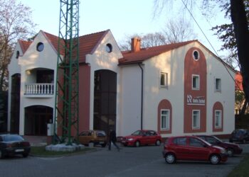 Afera w Radiu Zachód. Policja wyprowadziła z rozgłośni wieloletniego pracownika stacji