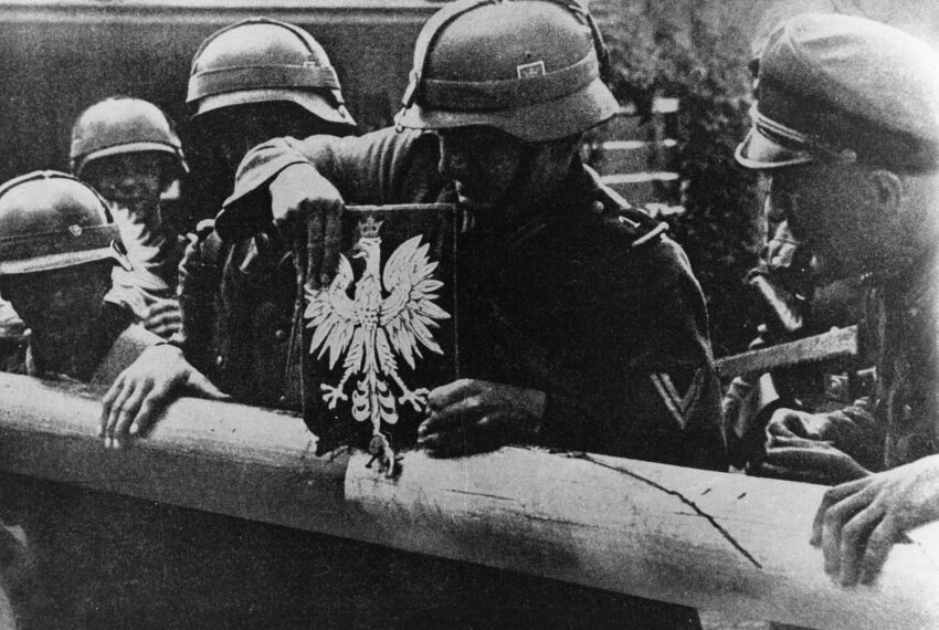 Tylko 11 linijek o II wojnie światowej w niemieckim podręczniku historii. „Wspólne okropieństwa obydwu stron”