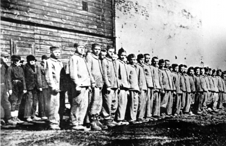 Tylko 11 linijek o II wojnie światowej w niemieckim podręczniku historii. „Wspólne okropieństwa obydwu stron” - 7 0