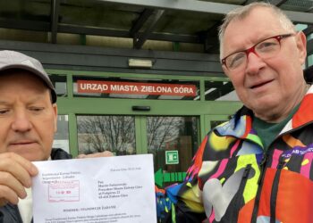 Konfederacja Korony Polskiej składa petycję w sprawie tablicy zdjętej przez Pabierowskiego