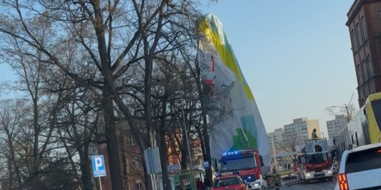 W centrum Zielonej Góry spadł balon, jedna osoba nie żyje