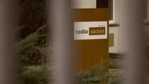 Szerzenie metod totalitarnych na antenie Radia Zachód przy bierności prowadzącego. SDP zawiadamia KRRiT