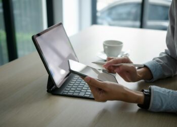 Abonament rtv od wszystkiego co ma ekran. WSA: firmy też muszą wybulić na likwidację