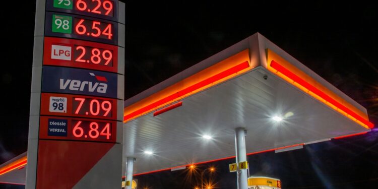 Drożyzna na stacjach paliw. Obajtek: Orlen nie stabilizuje rynku!