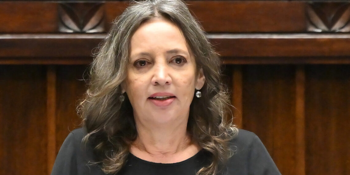 Rezygnacja szefowej KRS. Dagmara Pawełczyk-Woicka mówi o „bezczelności i zuchwałości” 1 Dagmara Pawełczyk-Woicka zrezygnowała z funkcji przewodniczącej KRS, a jej odejście natychmiast stało się kolejnym elementem ostrego polityczno-prawnego sporu o wymiar sprawiedliwości w Polsce.