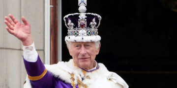 Brytyjska stacja radiowa przez pomyłkę ogłosiła śmierć Króla Karola III i uruchomiła specjalną procedurę przewidzianą na wypadek odejścia monarchy.