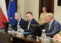 Rząd mówi dziś, że trzeba zmienić procedury. Moim zdaniem trzeba przede wszystkim natychmiast zmienić ministra Kierwińskiego, bo dał pokaz skrajnej nieudolności