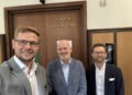 Sąd Okręgowy w Warszawie uchylił kolejne środki zapobiegawcze wobec Michała Wosia w sprawie Funduszu Sprawiedliwości i zakupu Pegasusa, co politycy PiS uznają za poważną kompromitację prokuratury kierowanej przez Waldemara Żurka
