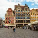 Miasto walczy z przeszklonymi ogródkami w Rynku. Rosną kary dla restauratorów