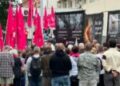 Protesty przed szpitalem na Brochowie. Dyrekcja mówi o „podsycaniu nienawiści”, demonstranci domagają się jasnych deklaracji