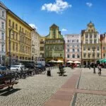 Zakaz wjazdu na plac Solny zostanie na stałe? Miasto przygotowuje montaż antyterrorystycznych słupków