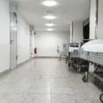 Dolnośląskie szpitale toną w stratach. Ponad 218 mln zł pod kreską, NFZ zalega z setkami milionów