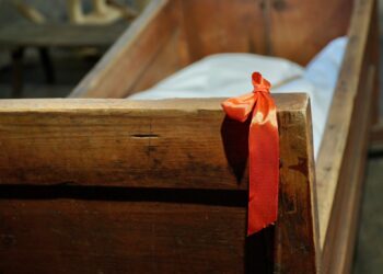 Demoniczne oblicze współczesnego feminizmu: Jak potrójna morderczyni stała się ikoną walki o „prawa kobiet”