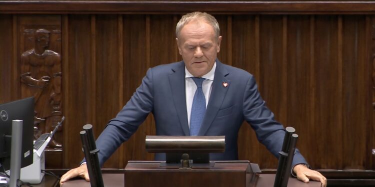Tusk, Rosja i gra strachem: Dlaczego po „tajnym raporcie CIA” nie podniesiono alertu CRP?