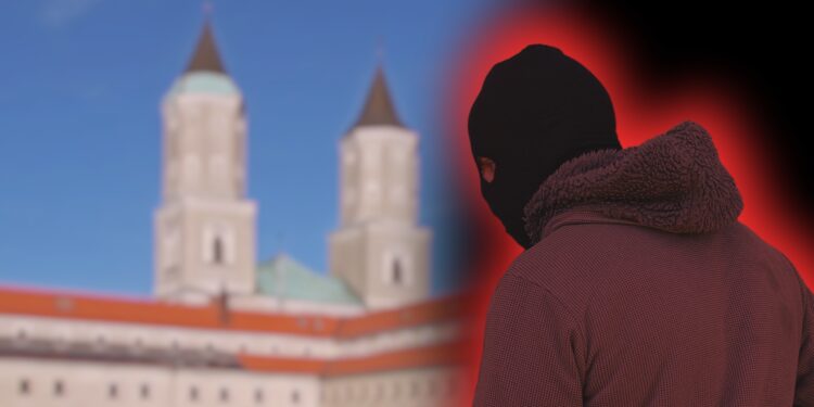 Tragedia w opactwie w Jarosławiu: nożownik z Ukrainy śmiertelnie ugodził księdza i ranił 4 osoby 5 Tragedia w opactwie w Jarosławiu_ nożownik z Ukrainy śmiertelnie zaatakował księdza