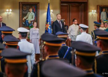 Karol Nawrocki i Manny Pacquiao. Prezydent w ringu podczas historycznej wizyty na Filipinach 5 Karol Nawrocki i Manny Pacquiao. Prezydent w ringu podczas historycznej wizyty na Filipinach