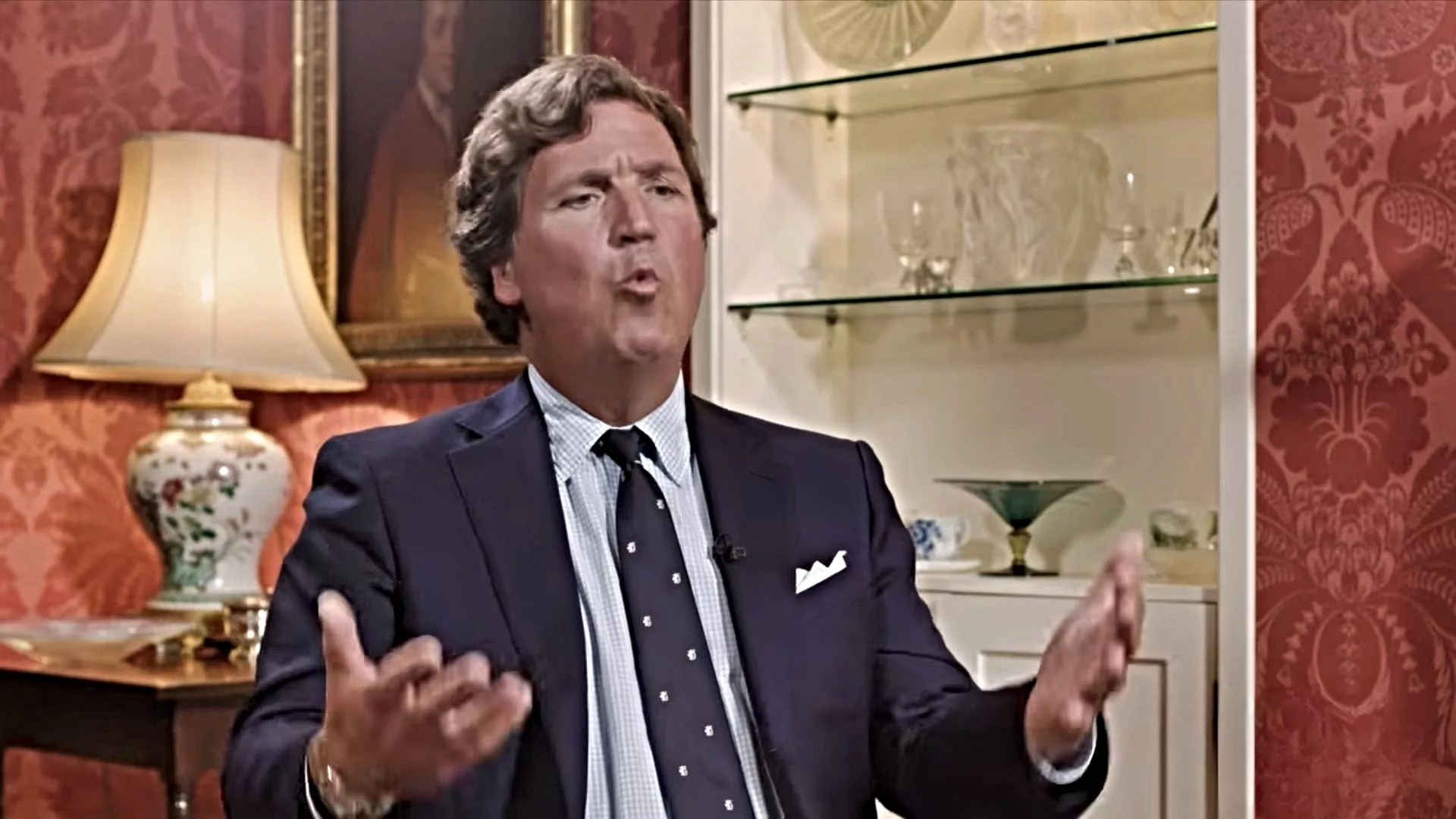 „Nie usprawiedliwiam Hitlera”, ale... Tucker Carlson okazuje się największym adwokatem wojen